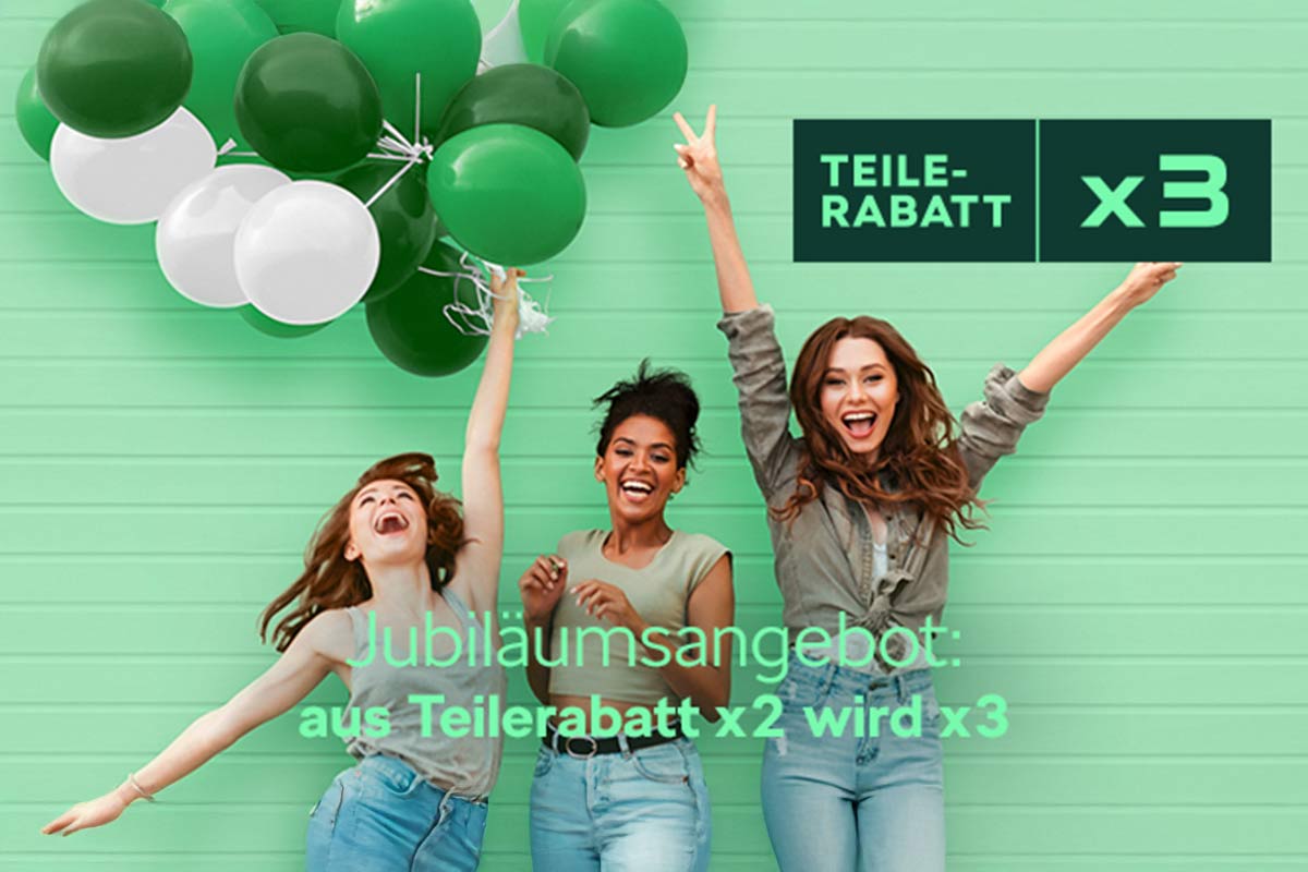 Bild mit 3 weibliche Personen und Grünen Luftbalons